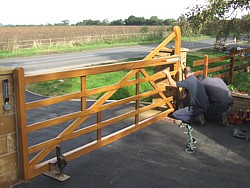 Installing a gate at Moreton Paddox, Warwickshire