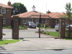 Steel swing gates in Biddenham, Bedfordshire