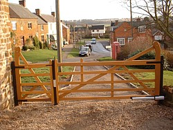5 bar gate and side gate