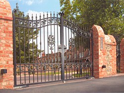 Gates Windsor style