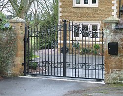 Windsor design From Gate Express range with underground automation
