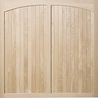 Curved head and vertical boards in oak