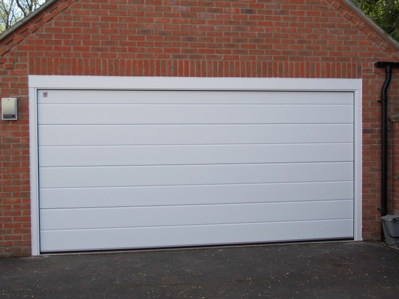 Centre Ribbed Carteck steel Sectional in white