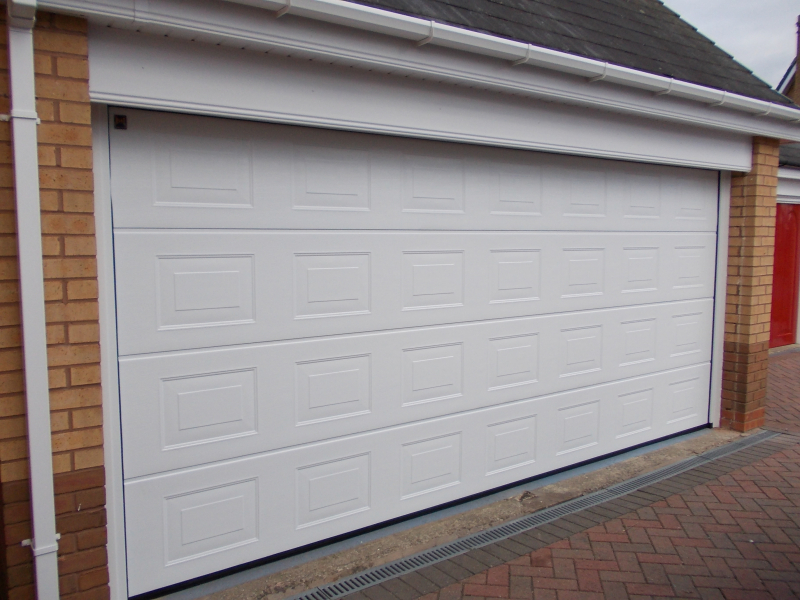 Hormann Georgian steel Sectional in White