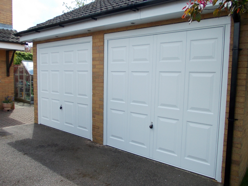 White Twin Hormann 2004 Georgian Up and Over Steel