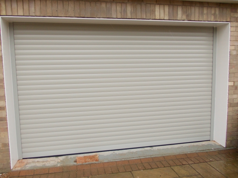 Large Light ivory SWS Seceuroglide aluminium roller