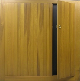 Cedar Door Bakewell with wicket door