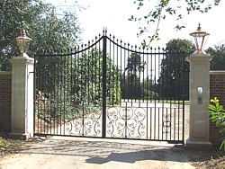 Large steel swing gates Leamington Spa