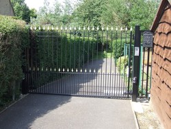 Single leaf steel swing gate in Great Billing