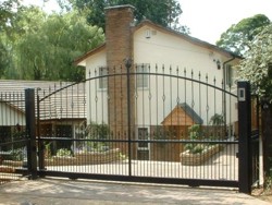 Remote control steel sliding gate