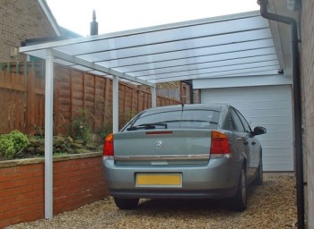 Self-supporting car ports in aluminium 