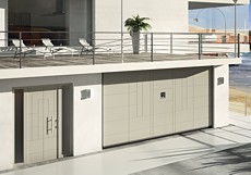 Silvelox matching garage and entrance door