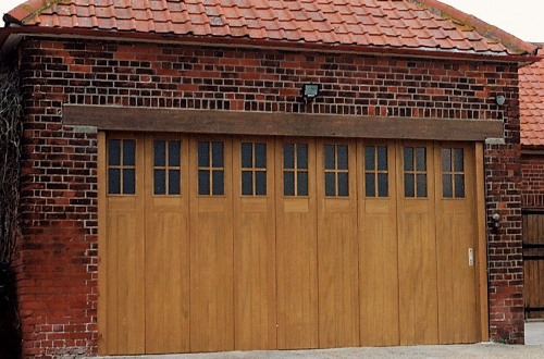 Rundum Meir side sectional garage door