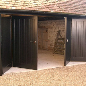 Folding garage door