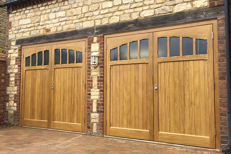 Natural Oak Timber Side Hinged