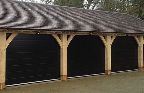 Timber Framed Garage with Carteck Medium Rib Silkgrain in black finish
