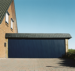 SWS Vertico Blue round the corner door installed