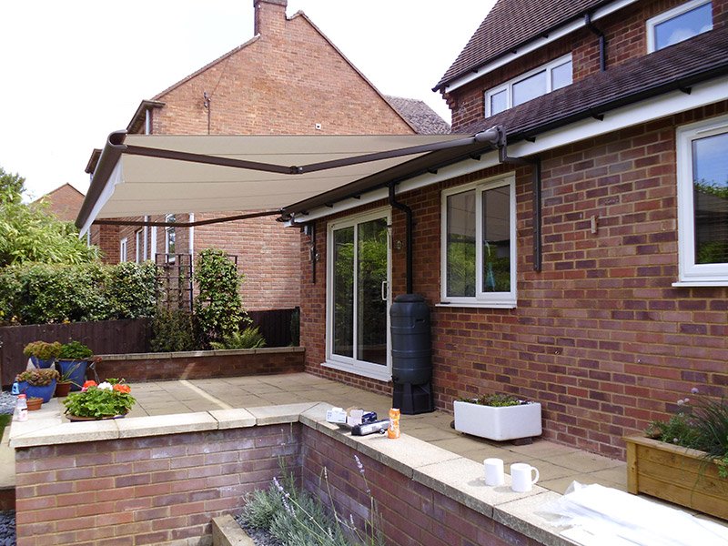 Markilux 990 with gutter brackets