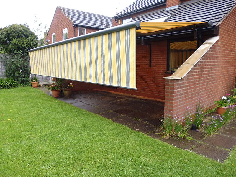 5010 with shadeplus valance system and gutter brackets